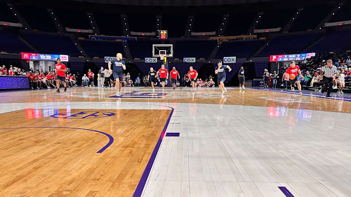 Senators Complete Comeback To Win Pelicans HoopLA Game Senators Complete Comeback To Win Pelicans HoopLA Game