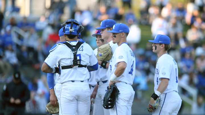 Travis Smith Shoves, Kentucky Finds Crucial Series-Opening Win Over No. 3 South Carolina