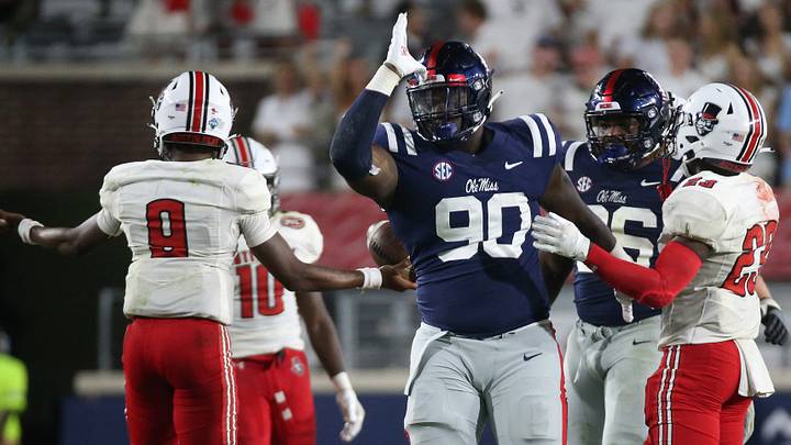 Oregon Reportedly Shows Interest in Ole Miss Transfer DL Tywone Malone