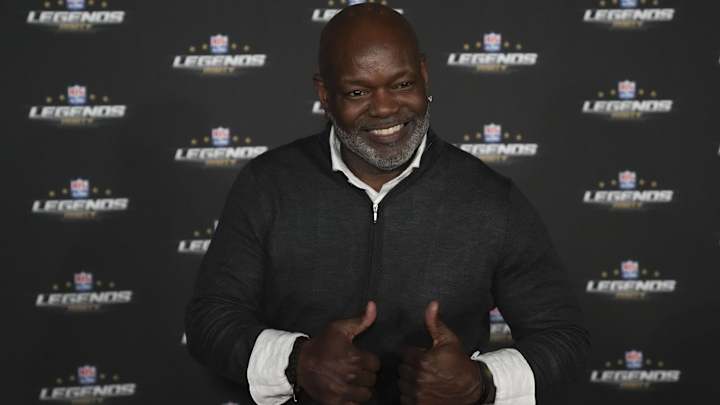 Emmitt Smith Says Cowboys Need to Bring Back Ezekiel Elliott