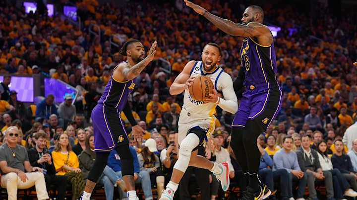 Steph Curry Reacts to Lakers' Aggressive Defense on Him