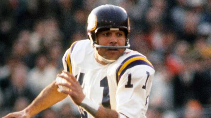 Former Vikings Star QB Joe Kapp Dies at 85