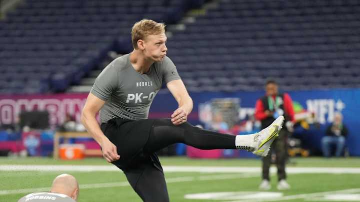 To Replace Crosby, Carlson Has to Battle ‘NFL Monster’