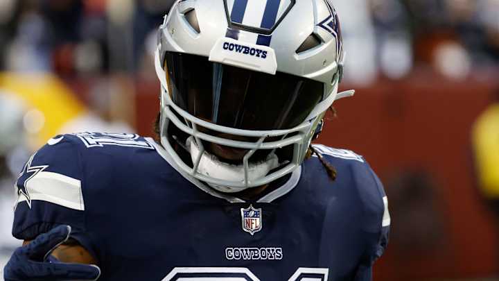Buccaneers Insider Weighs In On Former Dallas Star Ezekiel Elliott Signing With Tampa Bay Buccaneers Insider Weighs In On Former Dallas Star Ezekiel Elliott Signing With Tampa Bay