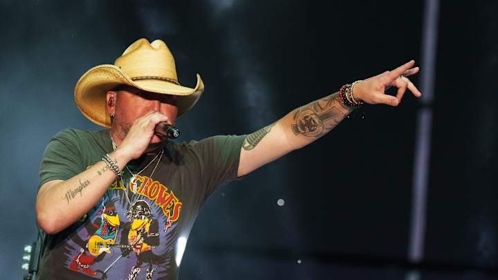 Now starting at shortstop for your Atlanta Braves...country star Jason Aldean?