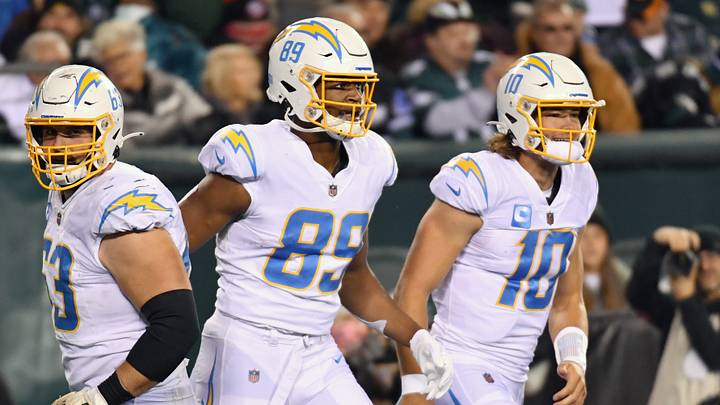 Chargers News: Trey Pipkins Praises Fellow Bolts OL