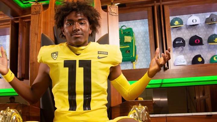 UW Once Tried to Beat Akili Smith, Now Wants to Sign Him UW Once Tried to Beat Akili Smith, Now Wants to Sign Him