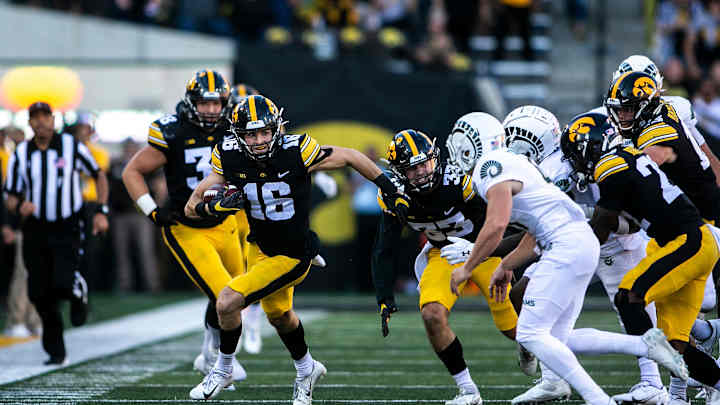 Charlie Jones on The Kick/Punt Return Game: 'I Feel Like I'm Gonna Take One Back' Every Time Charlie Jones on The Kick/Punt Return Game: 'I Feel Like I'm Gonna Take One Back' Every Time