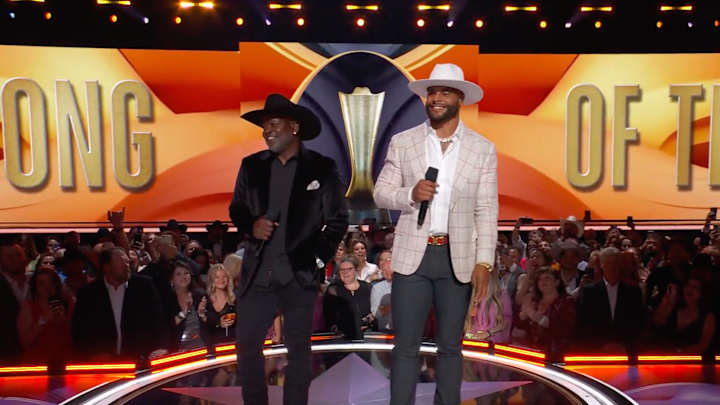 Cowboys Dak Prescott, Emmitt Smith Present at ACM Awards: 'Welcome to Our House'