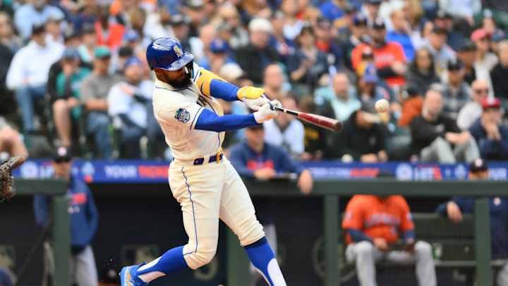 Seattle Mariners' Teoscar Hernandez Makes a Trade with Some Young Fans on Friday Seattle Mariners' Teoscar Hernandez Makes a Trade with Some Young Fans on Friday
