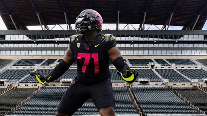 JacQawn McRoy, 4-Star Offensive Tackle, Commits to Oregon Ducks JacQawn McRoy, 4-Star Offensive Tackle, Commits to Oregon Ducks