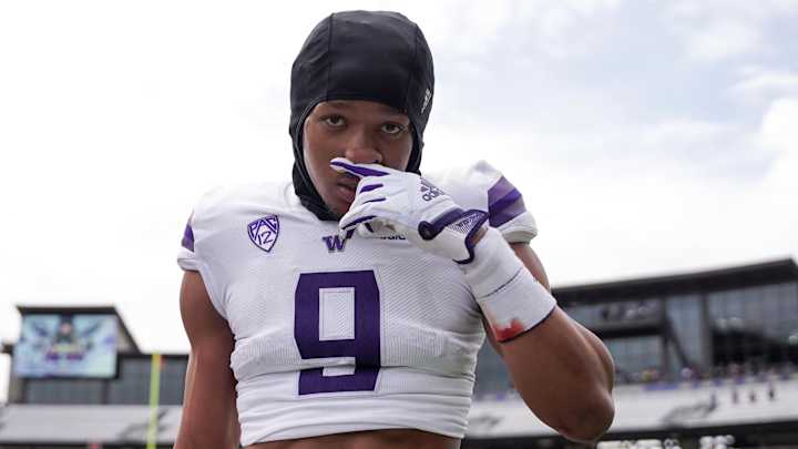 Husky Roster Review: Thaddeus Dixon Acts Like He Belongs