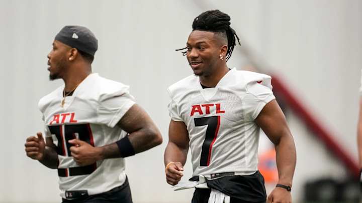 'Special!' Falcons Teammates Praise RB Bijan Robinson at Minicamp 'Special!' Falcons Teammates Praise RB Bijan Robinson at Minicamp