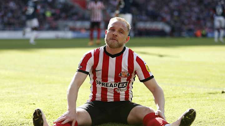 Tony Mowbray quizzed on potential double injury blow after Sunderland's win over Luton Town