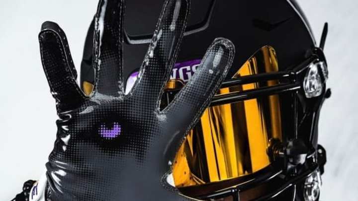 Huskies Offer SoCal Edge Rusher with Limited Track Record