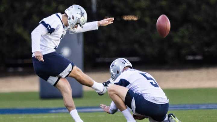 Cowboys Kicker: Sign Robbie Gould or Trust Tristan Vizcaino?