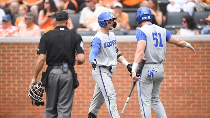 Kentucky Takes Page Out of Tennessee's Book in 10-0 Smushing Kentucky Takes Page Out of Tennessee's Book in 10-0 Smushing