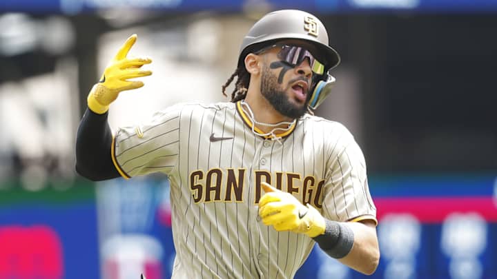 Padres Manager Believes SD Has Too Many Guys Trying to Play Hero Padres Manager Believes SD Has Too Many Guys Trying to Play Hero