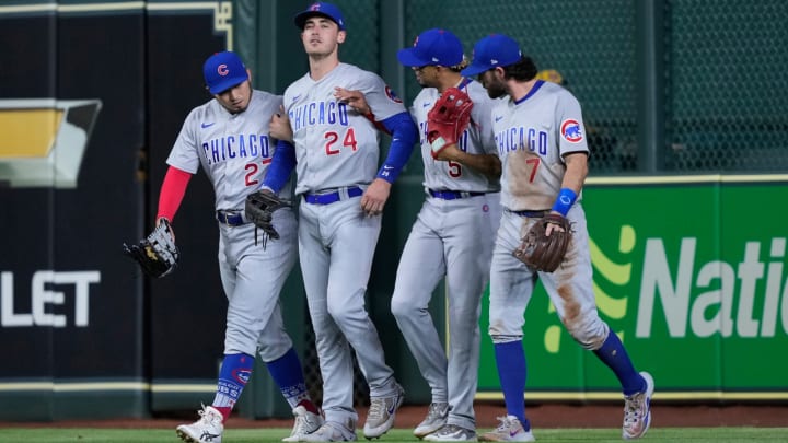 Cody Bellinger Exits Cubs Game With Knee Injury After Spectacular Catch