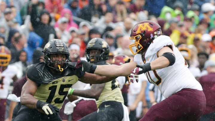 Vikings Sign Two Tryout Players From Minnesota: FB Zach Ojile, OL Sam Schlueter Vikings Sign Two Tryout Players From Minnesota: FB Zach Ojile, OL Sam Schlueter