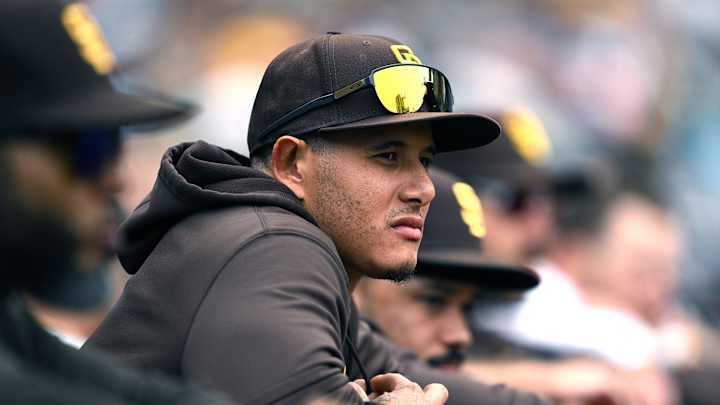 Padres News: Manny Machado Heads to IL With Hand Injury, Brandon Dixon Replaces