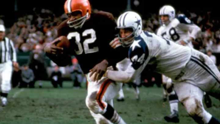 Jim Brown, NFL Legend and 'Unstoppable' Dallas Cowboys Rival, Dies at 87