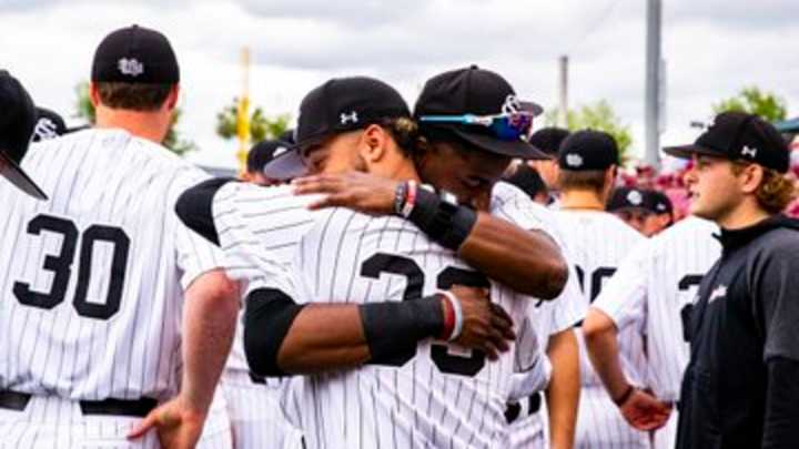 Gamecocks' Sixth Inning Rally Leads To Game 2 Win Over Tennessee Gamecocks' Sixth Inning Rally Leads To Game 2 Win Over Tennessee
