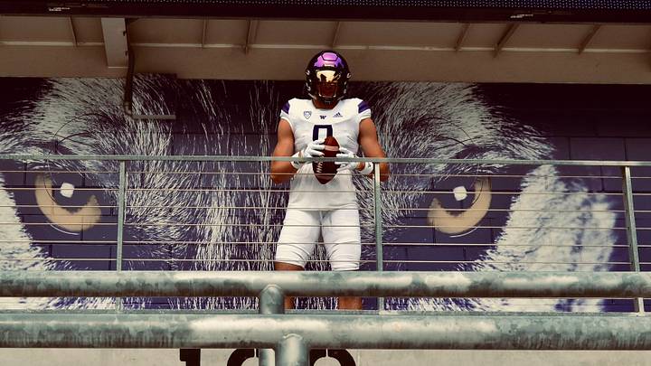 Huskies Make a Play for 2025 Local Tight End, Offer Scholarship