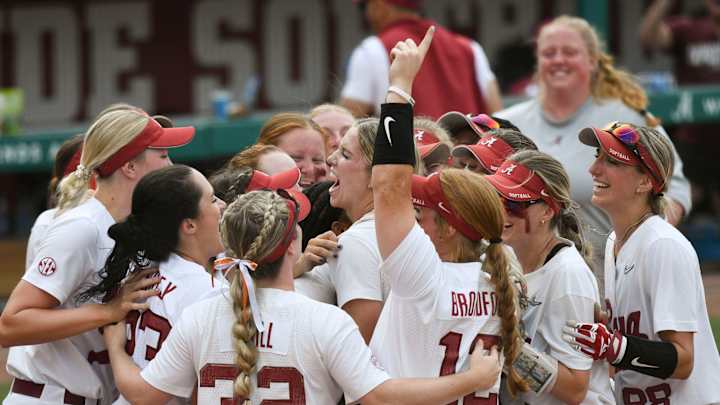 Shipman Sends Alabama to Supers with Seventh-Inning Home Run