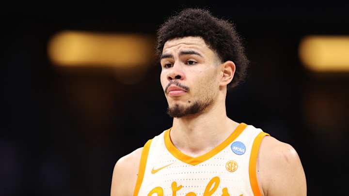 Tennessee Transfer Sets Visit to West Virginia