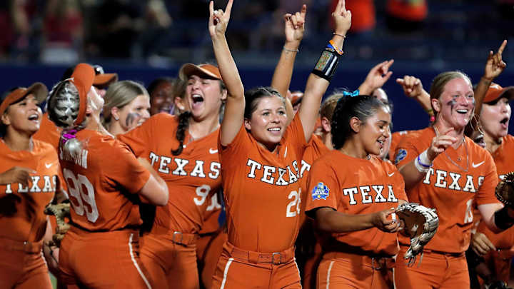 No. 8/8 Longhorns Win Austin Regional, Advances to NCAA Super Regional No. 8/8 Longhorns Win Austin Regional, Advances to NCAA Super Regional