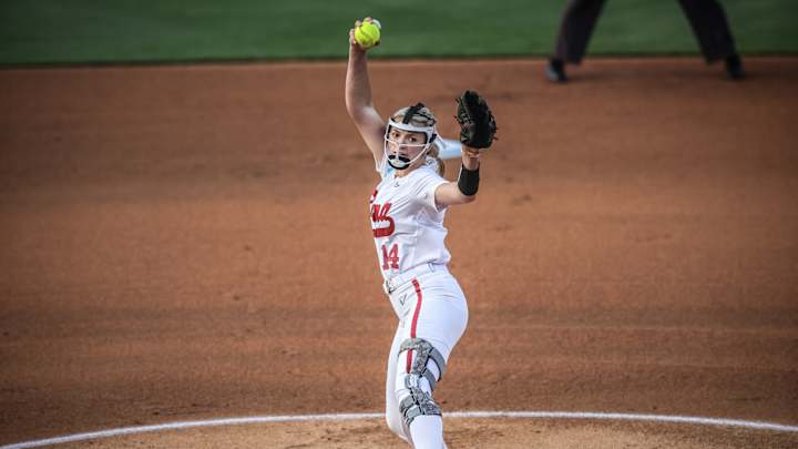 Northwestern Spoils Montana Fouts' Return in Alabama Softball Super Regional Loss Northwestern Spoils Montana Fouts' Return in Alabama Softball Super Regional Loss