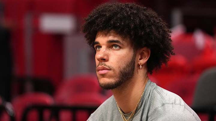 Bulls Believe Lonzo Ball Might Never Play Again Due to Injury, per Report Bulls Believe Lonzo Ball Might Never Play Again Due to Injury, per Report