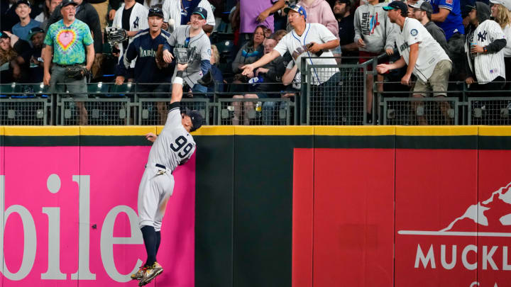 Aaron Judge Homers Twice, Nabs Ridiculous Home Run Robbery in Epic Night vs. Mariners Aaron Judge Homers Twice, Nabs Ridiculous Home Run Robbery in Epic Night vs. Mariners