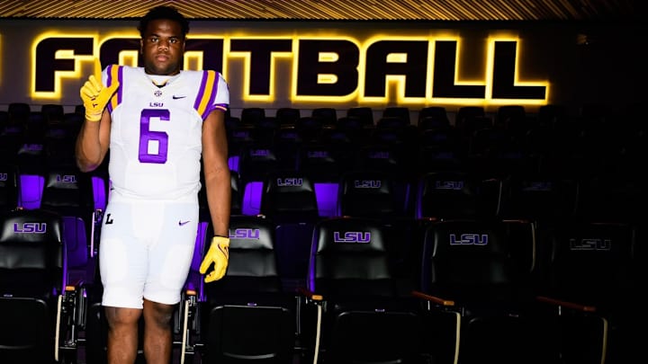 Huskies Get In Line with Offer to 4-Star Louisiana Defensive Lineman