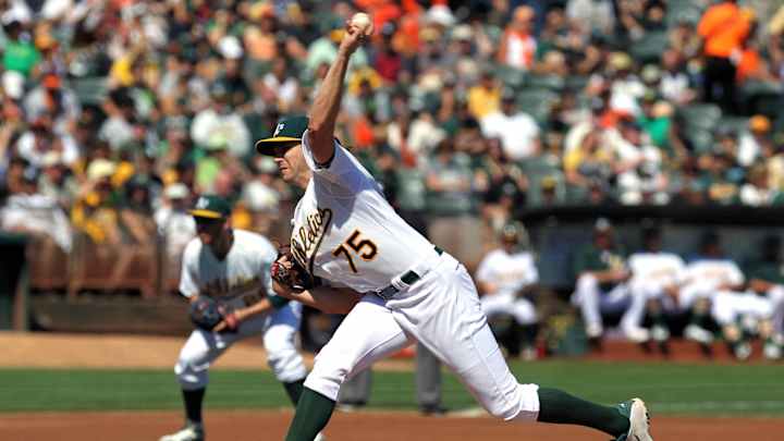 Former Cy Young Winner Barry Zito Pitches For Savannah Bananas on Saturday