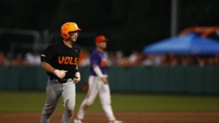 Tennessee Wins Thriller To Get Within One Win Of Supers