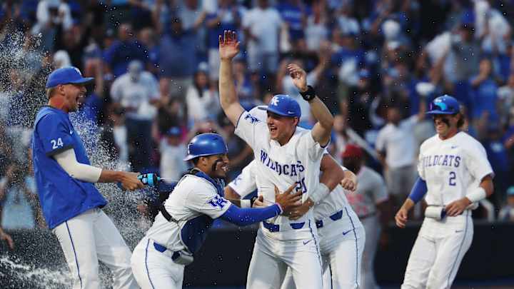 Roommates, Kentuckians, Brothers: Darren Williams, Mason Moore Will UK to Supers