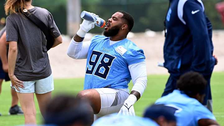 Titans Star DT Jeffery Simmons Already Recruiting DeAndre Hopkins