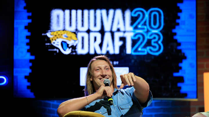 ‘He Definitely Leads by Example’: Jaguars' LB Devin Lloyd Explains Impact of Trevor Lawrence