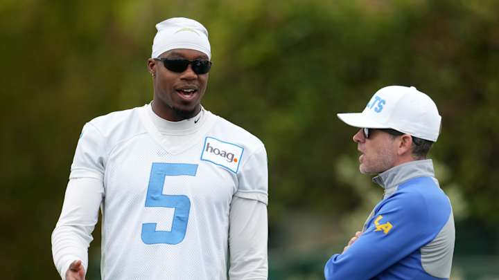 Chargers WR Coach Believes Joshua Palmer Can Adapt to Any Situation Chargers WR Coach Believes Joshua Palmer Can Adapt to Any Situation