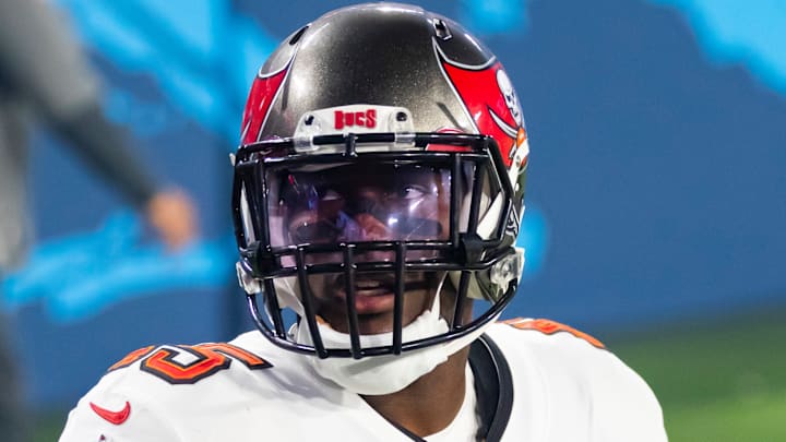 Buccaneers' Star Linebacker Devin White Shows During Team Photoshoot