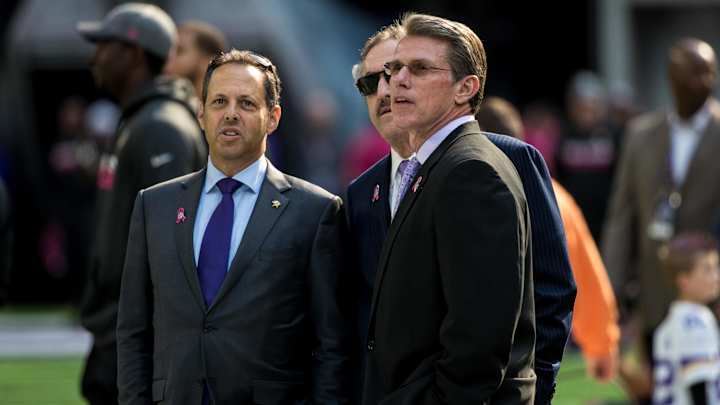 Vikings Owners Make Classy Gesture to Team's Former GM