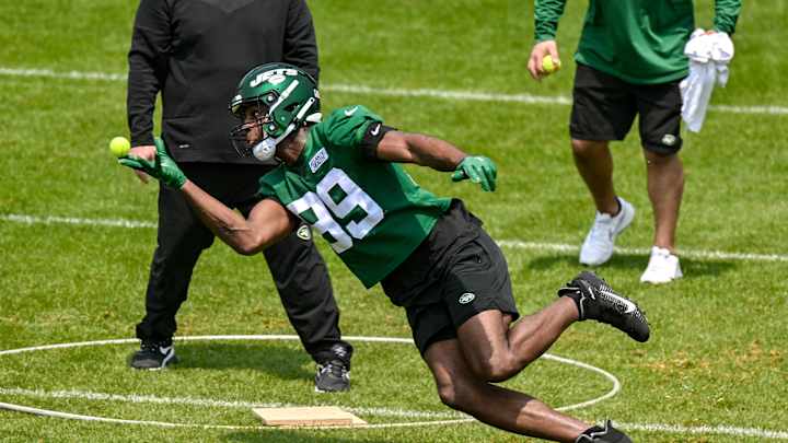 Jets' Rookie Edge Rusher Sidelined for Friday's Practice