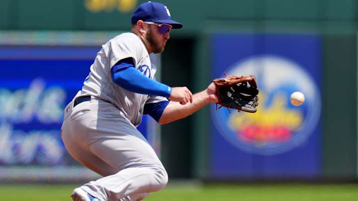 Dodgers Pregame: Dave Roberts Reveals Max Muncy Dealing With Injury, Out of Lineup vs White Sox