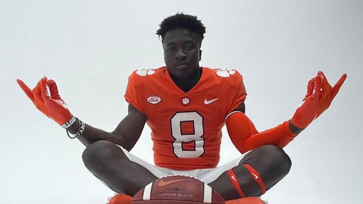 2025 Four-Star RB Gideon Davidson Commits To Clemson Over Tennessee, Others