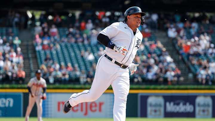 Detroit Tigers' Miguel Cabrera Ties Alex Rodriguez on All-Time Hit List