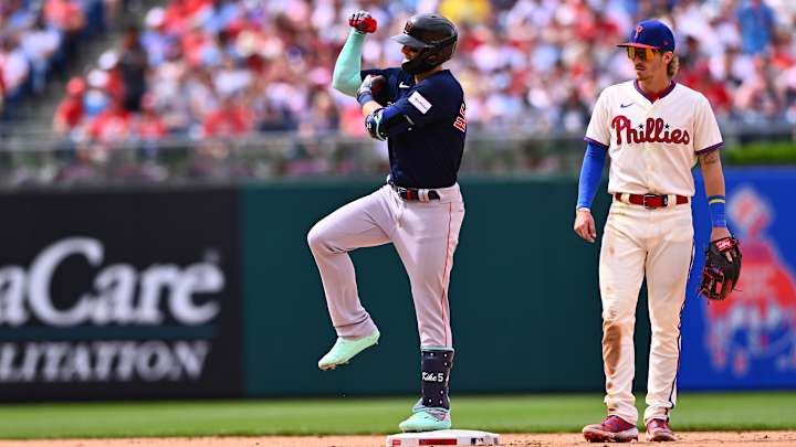 Boston Red Sox Insider Details Situation with Kiké Hernández Ahead of Trade Deadline