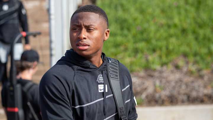 Florida QB Commit DJ Lagway Vying for Elite OL to Join Gators Florida QB Commit DJ Lagway Vying for Elite OL to Join Gators