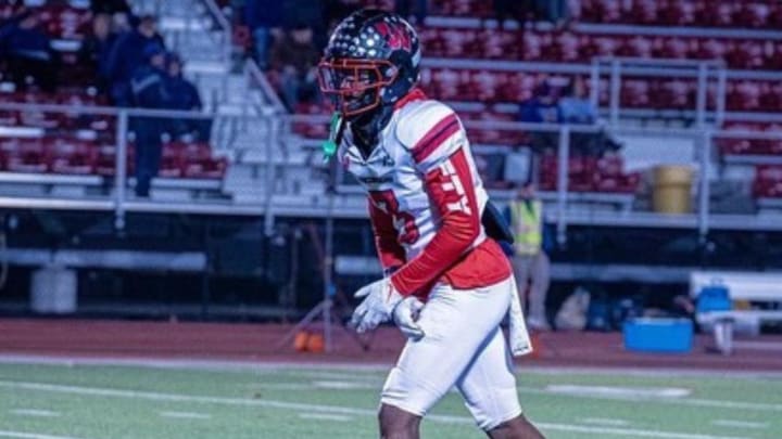 Notre Dame Is Getting "Freak Athlete" In Taebron Bennie-Powell